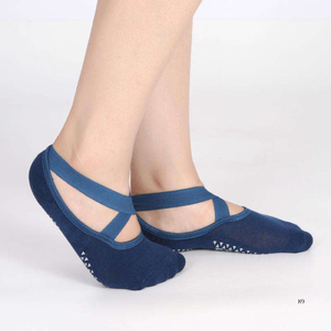 Chaussettes de yoga antidérapantes en coton pour jeunes, idéales pour la danse et le sport, pour femmes élégantes, prix d'usine, écologiques, du Vietnam - Product Image 3