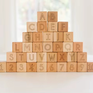 Dés en bois carrés pour l'apprentissage de l'alphabet et des nombres de 1 à 10, lot de 36 dés, best-seller pour les enfants et les étudiants - Product Image 1