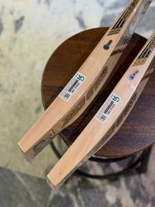 Bate de críquet CA Sports Gold 20K Fakhar Zaman Edition English willow con funda de bate de regalo, agarre adicional y lámina protectora, todo incluido. - Product Image 2