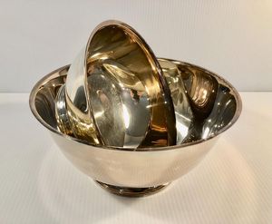 Grand saladier décoratif en acier inoxydable poli, écologique, pour la présentation de plats lors de réceptions, avec structure durable - Product Image 5