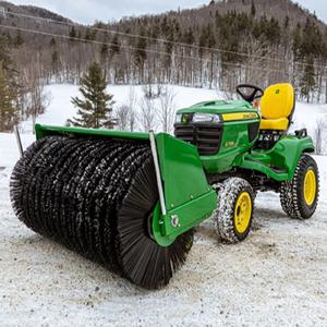 Tractor John Deere Usado de Primera Calidad con Barredora, Máquina Agrícola con Implementos Completos en Venta a Precio Económico - Product Image 5