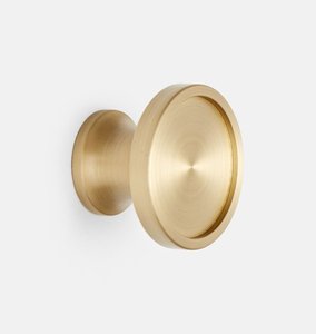 Pomo de aluminio negro mate con parte superior circular plana y vástago cónico esculpido para gabinetes de cocina modernos - Product Image 6