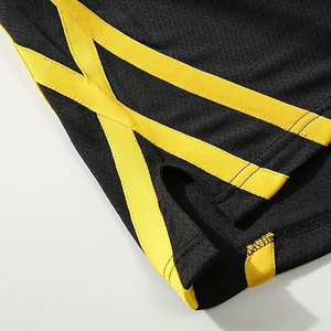 Ensemble de maillots de basket-ball pour hommes adultes à séchage rapide, respirant, léger, en polyester, tenue d'entraînement sportive fabriquée au Pakistan - Product Image 3