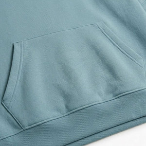 Chándal premium para hombre con ajuste cómodo y material duradero, ideal para correr, sesiones de entrenamiento y uso casual. - Product Image 6