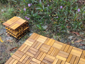 Azulejos de cubierta de madera de acacia 300x300mm Diseño de enclavamiento Acabado suave Clic Fácil Impermeable Antideslizante Ecológico al aire libre - Product Image 2