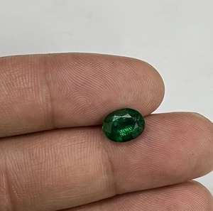 ธรรมชาติที่ไม่ได้รับการรักษา2.00 Cts รูปไข่อัญมณีมรกตหลวมจากแหล่งกำเนิดของแซมเบียที่มีสีเขียวสดใส - Product Image 4