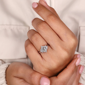 Anillo de compromiso con diamante cultivado en laboratorio de 1.27 quilates, corte hexagonal con engaste catedral, joyería de anillo de eternidad en vermeil de 14k - Product Image 2