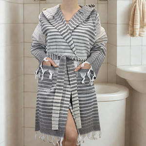 Bata de Baño Turca Gris de Estilo Moderno con Patrón de Espiga, Bata de Baño India Hecha a Mano para Playa o Spa con Bolsillos y Cinturón - Product Image 5