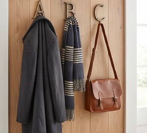 Ganchos de pared de metal estilo vintage con letras A B C, resistentes al óxido, para organizar la ropa y para decoración. - Product Image 5