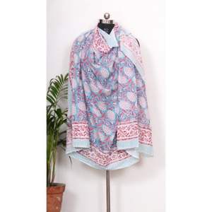 Paréo de plage en coton décoratif fait main, imprimé, personnalisable, pour la natation et comme écharpe ou robe. - Product Image 1