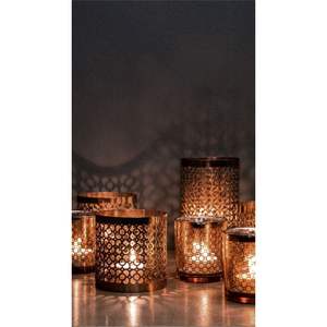 Lanternes décoratives en laiton antique à motifs romantiques pour bougies chauffe-plat, supports de bougies en filigrane pour tables de mariage - Product Image 1