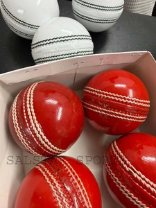 Pelota de Cricket de Cuero Roja Resistente al Por Mayor, 156 g, Pelota Especial para Partidos, Logotipo Personalizado, Suministro Directo de Fábrica - Product Image 2