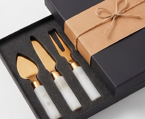 Épandeur et coupe-fromage en acier inoxydable avec tête dorée et manche en marbre, parfait pour les mariages, les fêtes et l'utilisation en cuisine - Product Image 4