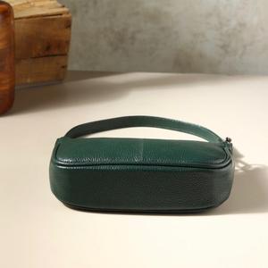 Sac à bandoulière mini en cuir véritable vert pour femme avec poignée supérieure, sac à main en cuir artisanal - Product Image 1