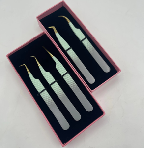 Pinzas de Volumen de Acero Inoxidable de Alta Calidad Somofy Enterprises, Agarre de Diamante Liso, Doradas, para Extensión de Pestañas, Duraderas y de Precisión - Product Image 6