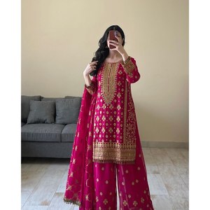 Ensemble de costume en mousseline rose pour femmes, taille XL, pour les fêtes, avec des détails en fil et des paillettes, 100% polyester - Product Image 5