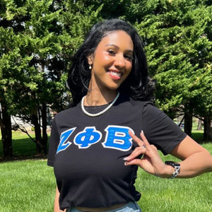 เสื้อยืดตัวอักษรกรีก Zeta Phi Beta สีดำ ทรงผู้หญิง ผ้าฝ้าย 100% ปักตัวอักษรกรีก เสื้อผ้าชมรม แฟชั่นลำลอง - Product Image 5