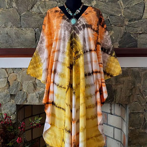Robe caftan en rayonne teinte à la main style shibori tropical, robe maxi vintage, art portatif, coupe décontractée, tenue bohème pour femme - Product Image 1