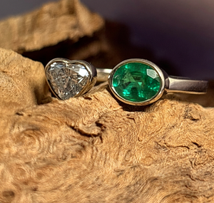Anillo Toi-et-Moi de Oro Blanco de 14 Quilates con Esmeralda y Diamante Cultivados en Laboratorio, Joyería Fina Certificada - Product Image 1