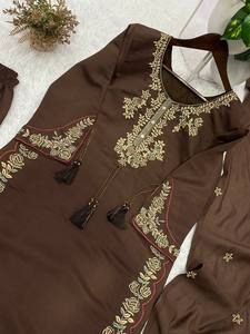 Ensemble de vêtements indiens et pakistanais brodés marron, longue kurta, palazzo, dupatta, collier à pompons pour les occasions cérémonielles - Product Image 4