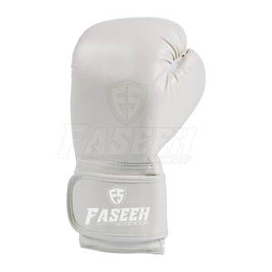 Gants de boxe en cuir synthétique de haute qualité avec sangle de poignet sécurisée pour l'entraînement des jeunes et des adultes et les séances d'entraînement quotidiennes - Product Image 1