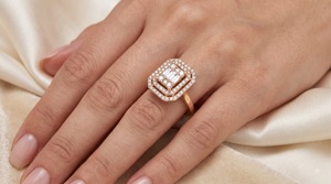 Anillo de Compromiso Solitario, Estilo Clásico de Lujo, Diamante Cultivado en Laboratorio, Corte con Aro Dividido, Engaste de Puntas, Oro Rodio, Certificado IGI - Product Image 3