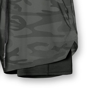 Shorts de sport pour homme gris foncé camouflage 2 en 1 à double couche avec doublure de compression, poches latérales, cordon de serrage, haute qualité, personnalisable - Product Image 2