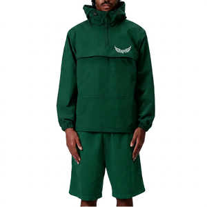 Veste streetwear à capuche noire pour homme avec logo brodé, coupe-vent en polyester et nylon, coupe classique - Product Image 2