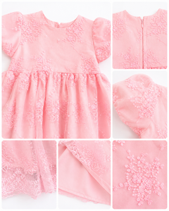 Robe rose en dentelle coupe trapèze avec manches bouffantes pour bébés filles, longueur mini, style mignon, tenue de printemps - Product Image 4