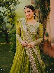 Robe de soirée brodée en georgette de renard pour femme, avec pantalon en micro-crêpe et dupatta, ornée de sequins de haute qualité, idéale pour les fêtes – Prix de gros - Product Image 2