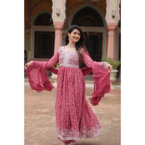 Conjunto de Traje Palazzo para Mujer con Lentejuelas Bordadas en Faux Georgette y Dupatta - Product Image 4