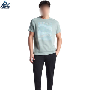 Camiseta de Manga Corta para Hombre, Nueva Llegada 2026, Azul Claro con Estampado Geométrico, Secado Rápido, Cuello Redondo, Corte Regular, Ropa Deportiva para Gimnasio - Product Image 2