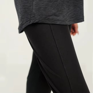 Camiseta sin mangas de punto para mujer, color negro sólido, cuello redondo, transpirable, estilo casual, corte regular - Product Image 5