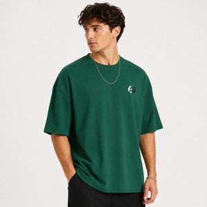 T-shirt oversize pour homme en tissu doux, coupe décontractée, manches courtes et col rond, pour un look simple et décontracté en voyage. - Product Image 1