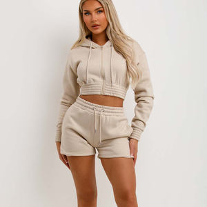 Sudadera con capucha corta de felpa francesa de manga corta para mujer, de moda, con 2 bolsillos laterales, cinturón, pantalones cortos de cintura baja, ajuste regular, ropa deportiva. - Product Image 1