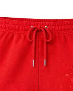 Shorts en polaire rouges personnalisés pour femmes avec motif cœur en relief, taille élastique, décontractés, fabricant sur mesure, fournisseur en gros, OEM, en vrac - Product Image 4