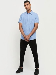 Chemise décontractée pour homme en popeline de coton bleu clair à manches courtes, col rabattu, couleur unie, respirante, idéale pour l'été - Product Image 2