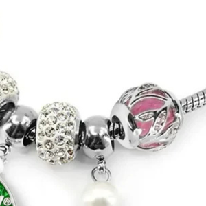   Bracelet pour femme fabriqué en 1995, élégant, couleur vert et argent, bijou à breloques, accessoire de mode pour poignet, inspiré des sororités, qualité supérieure - Product Image 3