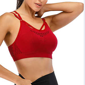 Soutien-gorge de sport rouge pour femme à bretelles croisées, col rond, sans coutures, maintien élevé, respirant, avec découpes en maille - Product Image 1