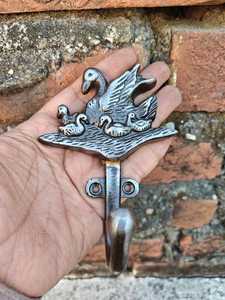 Vintage Metal Swan <b>Wall</b> <b>Hook</b> - Rustic Cast Iron Animal Decorative Hanger - Heavy Duty <b>Wall</b> Mount <b>Hook</b> <b>for</b> Coats Bags and <b>Keys</b> - Product Image 4