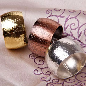 Anillo de servilleta de metal hecho a mano, único, para servilletas de tela, accesorio de decoración de lujo para mesa de comedor - Product Image 1