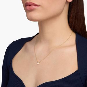 Pendentif solitaire en diamant de laboratoire taille Asscher en or jaune - Product Image 2