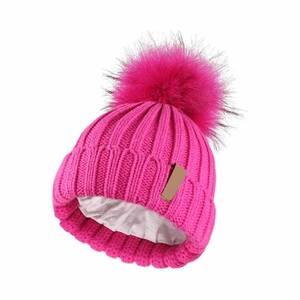 Gorros de invierno para niños, tejidos a mano en color personalizado con pompones de piel sintética para niños. - Product Image 4