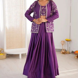 TENNECY Lehenga Choli de Seda Chinon Púrpura con Bordado de Lentejuelas, Estilo Fiesta, para Todas las Estaciones, Listo para Usar - Product Image 1