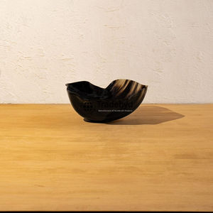 Cuenco Decorativo de Cuerno Natural Premium Hecho a Mano para Servir Comida, Adorno para Mesa de Comedor de Tradebyd - Product Image 4