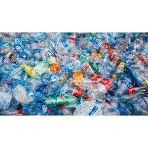Suministro Directo de Exportación: Hojuelas de PET Lavadas en Caliente Hechas de Residuos de Botellas PET Limpias para Compra de Material de Reciclaje a Granel - Product Image 2