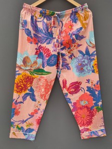 Conjunto de Pijama Coordinado con Estampado Animal para Mujer de Naaz Textile, Ropa de Dormir Informal de Verano, Suave y Transpirable, 100% Algodón, Largo hasta la Rodilla - Product Image 4