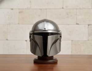 Casco de Metal Beskar Estilo Mandaloriano Hecho a Mano para Cosplay de Ciencia Ficción, Armadura de Exhibición, Regalo, Antiguo Moderno Grabado - Product Image 4