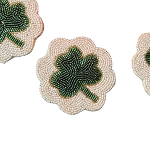 CRYSTAL CRAFT Posavasos con cuentas de diseño personalizado inspirado en lo vintage, resistentes al calor, de material textil, hechos en India, similar a los iconos. - Product Image 1