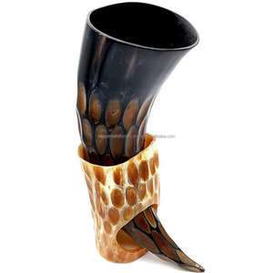 Cuerno para beber negro de diseño moderno con soporte de cuero y color de cuerno natural Tamaño personalizado - Product Image 3